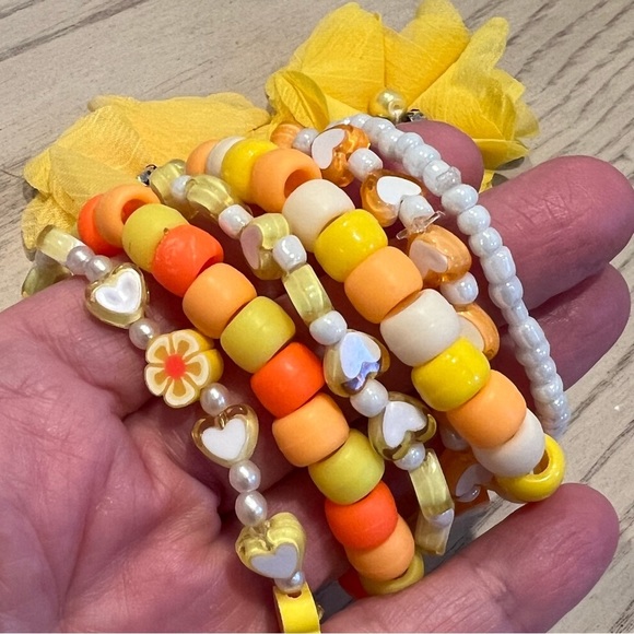 Girls teens beaded friendship bracelets stretchy stackable yellow orange white - Picture 10 of 11